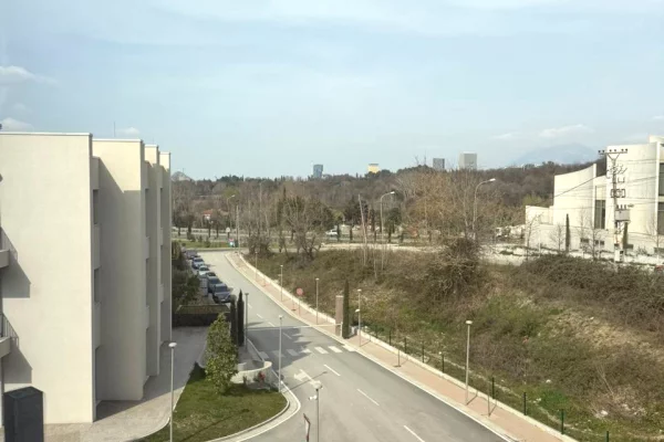 Shtepi ne shitje Apartament ne Tirane, 2+1, Mobilimi Bosh, pa mobiluar, Pagesa 39,000,000  Leke.