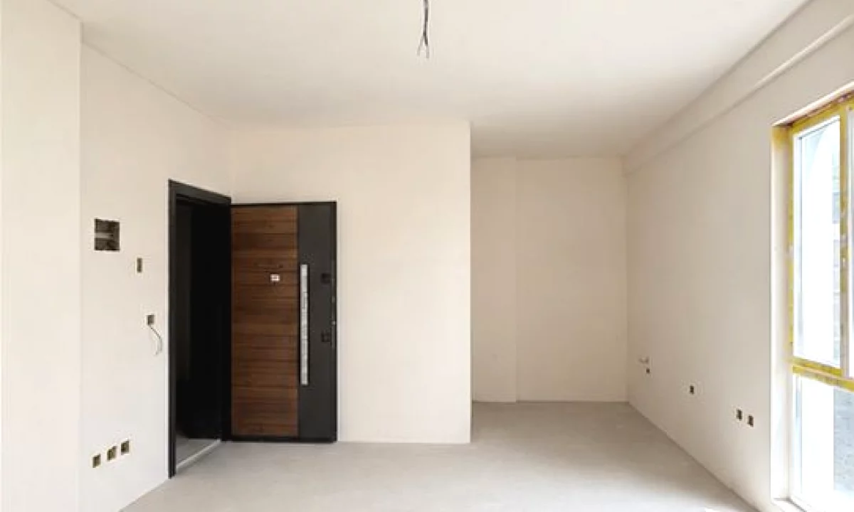 Shtepi ne shitje Apartament ne Tirane, 1+1, Mobilimi Bosh, pa mobiluar, Pagesa 80,000  Euro.