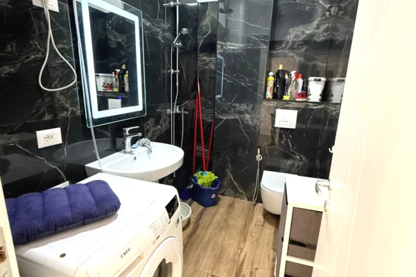 Shtepi ne shitje Apartament ne Tirane, 2+1, Mobilimi E mobiluar, Pagesa 29,500,000  Leke.