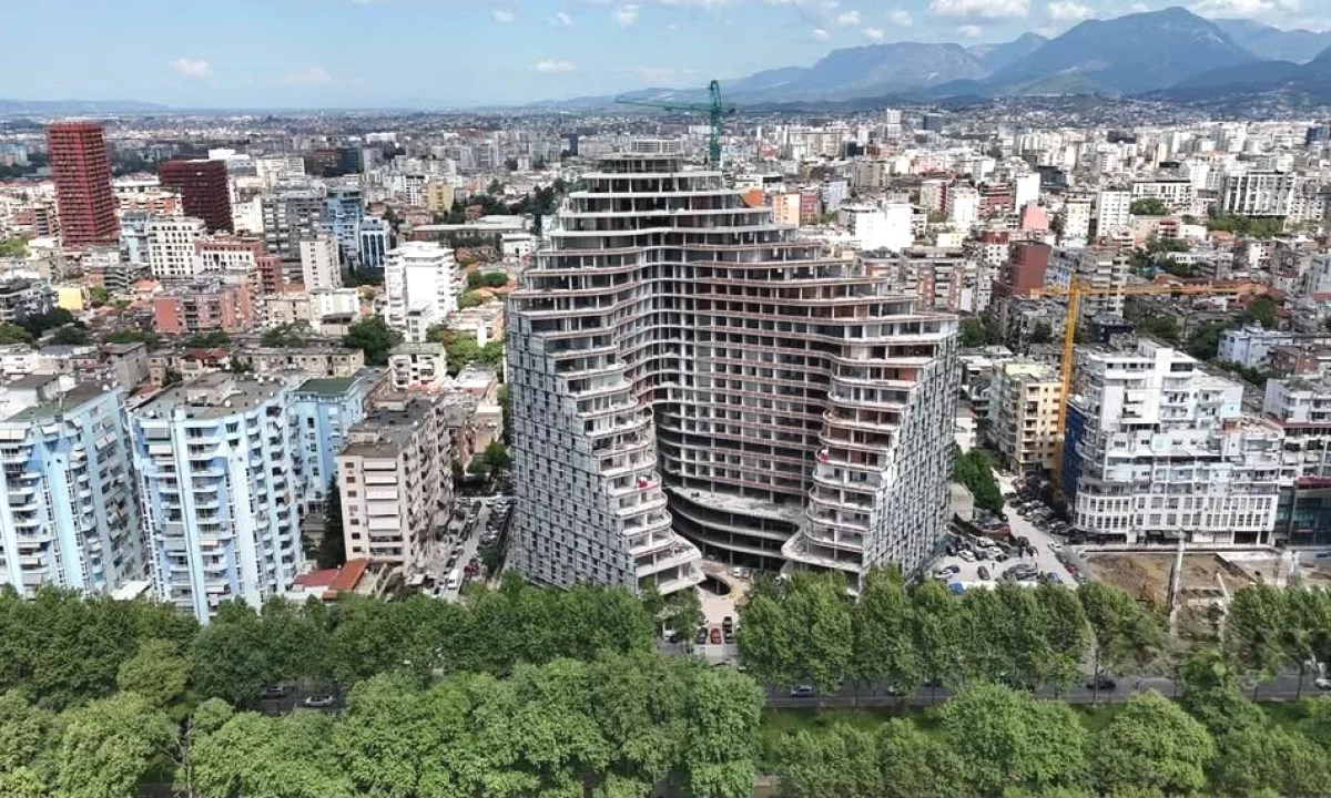 Shtepi ne shitje Apartament ne Tirane, 1+1, Mobilimi Bosh, pa mobiluar, Pagesa 305,900  Euro.