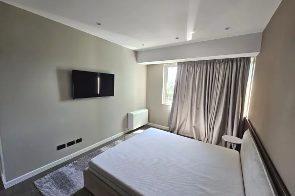 Shtepi me qera Apartament ne Tirane, 2+1, Mobilimi E mobiluar, Pagesa 250,000  Leke.
