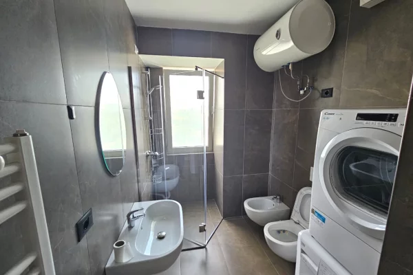 Shtepi me qera Apartament ne Tirane, 2+1, Mobilimi E mobiluar, Pagesa 250,000  Leke.