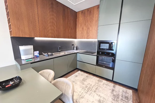 Shtepi me qera Apartament ne Tirane, 2+1, Mobilimi E mobiluar, Pagesa 250,000  Leke.