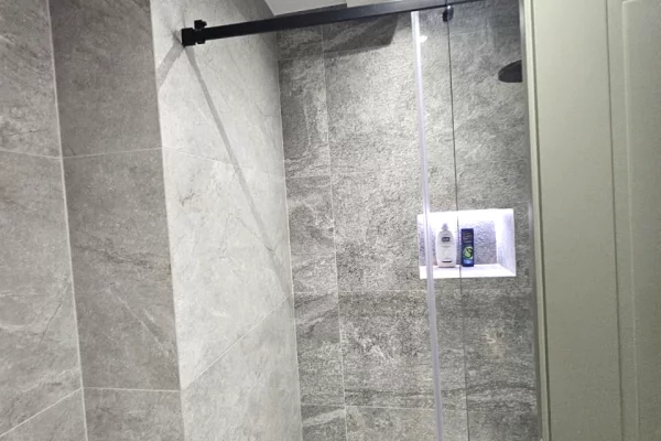 Shtepi me qera Apartament ne Tirane, 2+1, Mobilimi E mobiluar, Pagesa 250,000  Leke.
