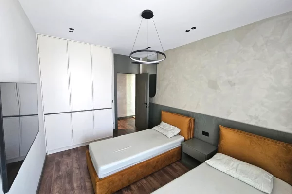 Shtepi me qera Apartament ne Tirane, 2+1, Mobilimi E mobiluar, Pagesa 250,000  Leke.