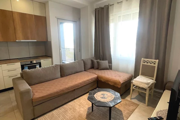Shtepi me qera Apartament ne Tirane, 1+1, Mobilimi E mobiluar, Pagesa 50,000  Leke.