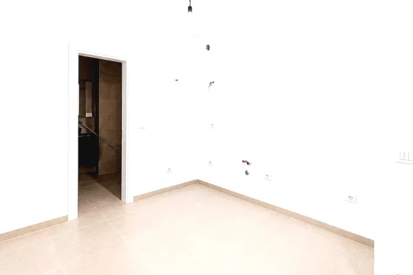 Shtepi ne shitje Apartament ne Durres, 1+1, Mobilimi Pjeserisht e mobiluar, Pagesa 100,000  Euro.
