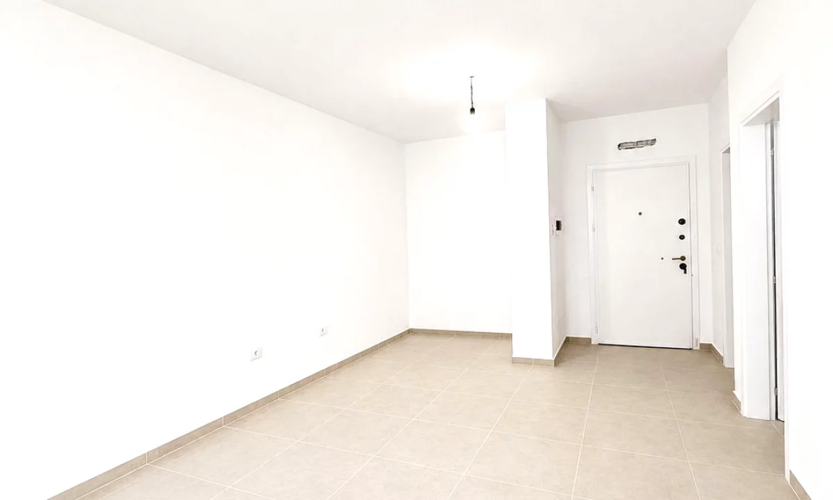 Shtepi ne shitje Apartament ne Durres, 1+1, Mobilimi Bosh, pa mobiluar, Pagesa 90,000  Euro.