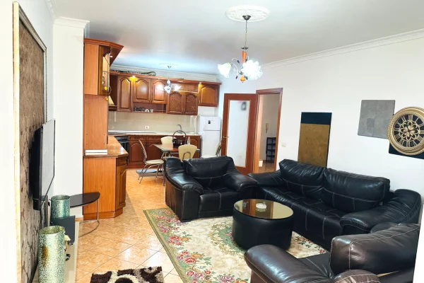 Shtepi me qera Apartament ne Tirane, 2+1, Mobilimi E mobiluar, Pagesa 75,000  Leke.