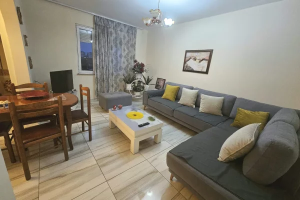 Shtepi me qera 2+1 ne Tirane - 55,000 Leke