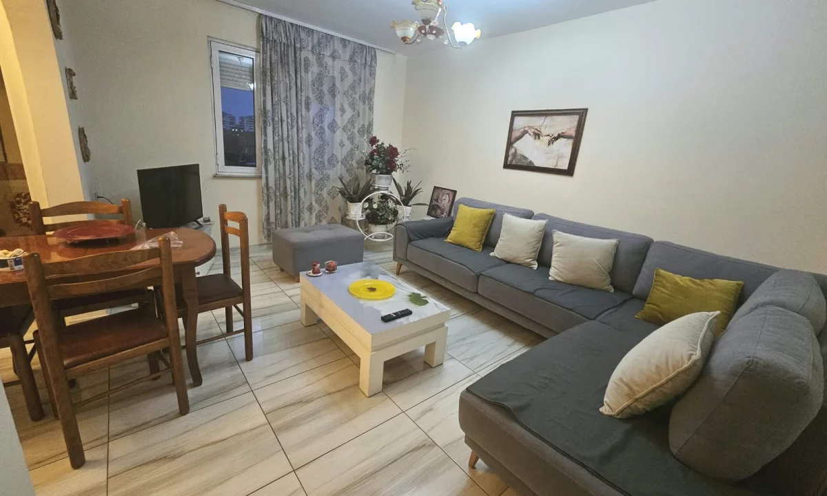 Shtepi me qera Apartament ne Tirane, 2+1, Mobilimi E mobiluar, Pagesa 55,000  Leke.