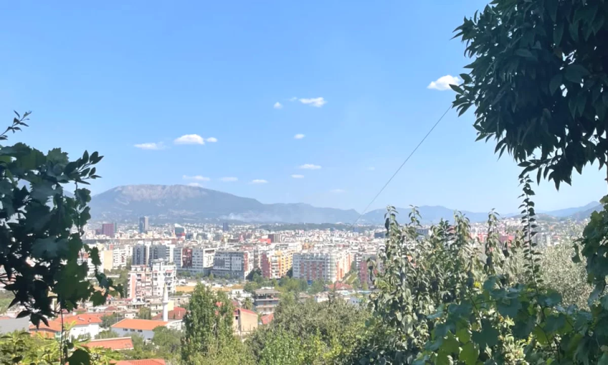 Shtepi me qera Shtepi Private ne Tirane, 1+1, Mobilimi E mobiluar, Pagesa 30,000  Leke.