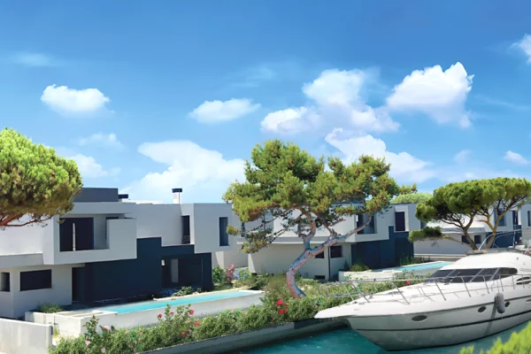 Shtepi ne shitje Vila Luksoze ne Durres, 4+1, Mobilimi Bosh, pa mobiluar, Pagesa 650,000  Euro.