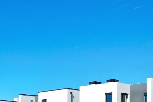 Shtepi ne shitje Vila Luksoze ne Durres, 4+1, Mobilimi Bosh, pa mobiluar, Pagesa 650,000  Euro.