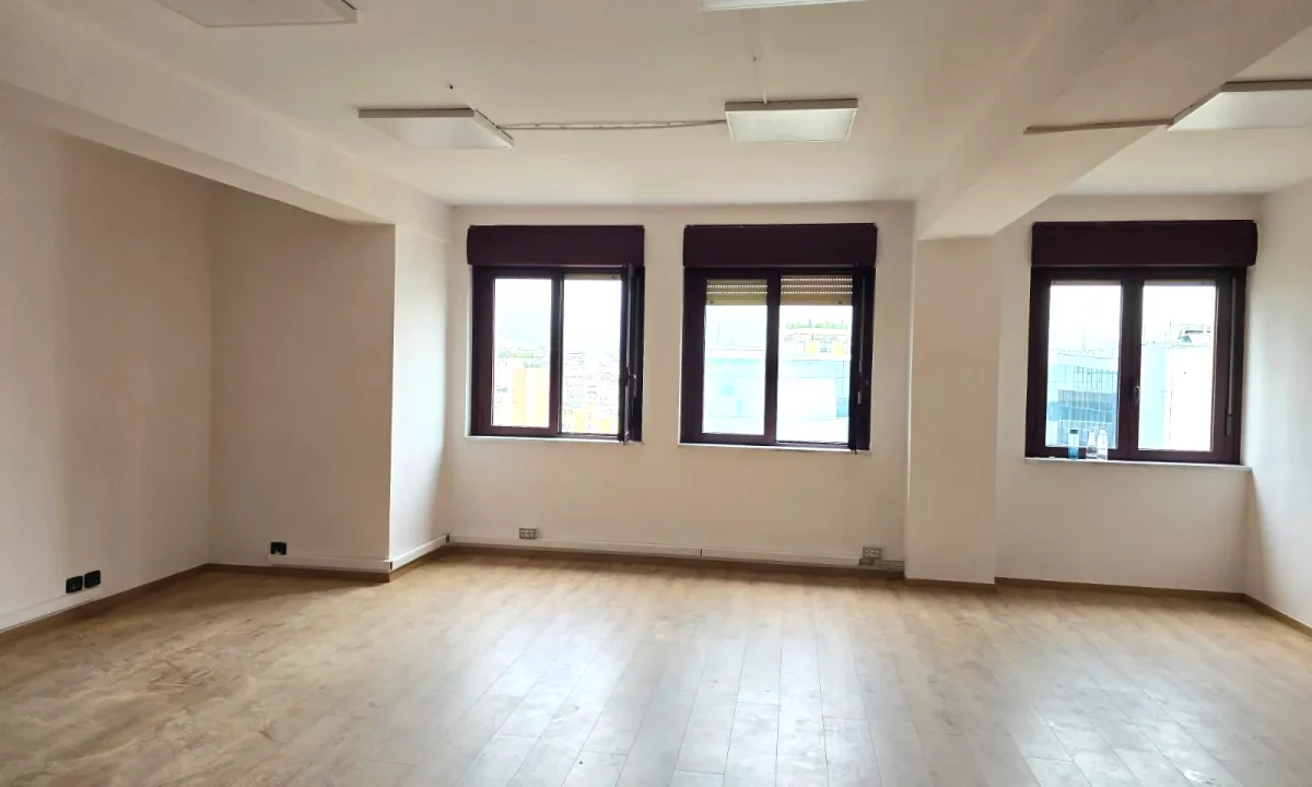 🏢 JEPET AMBIENT PER ZYRA ME QIRA – TORRE DRINI | QENDRA E TIRANES 🔑