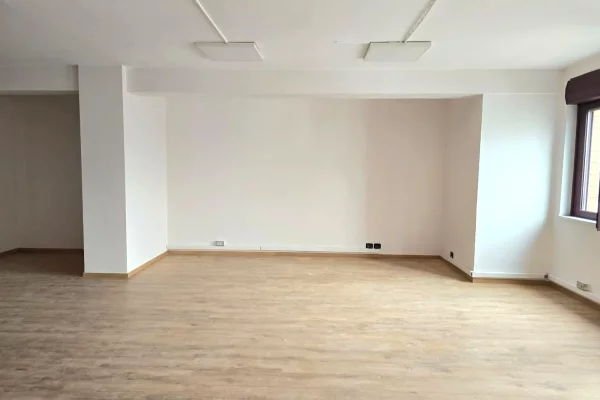 🏢 JEPET AMBIENT PER ZYRA ME QIRA – TORRE DRINI | QENDRA E TIRANES 🔑