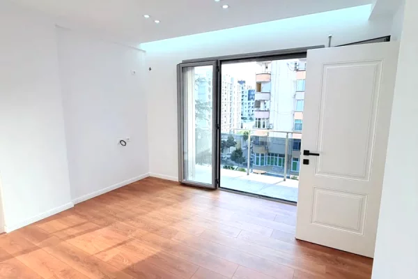 Shtepi ne shitje Apartament ne Tirane, 1+1, Mobilimi Bosh, pa mobiluar, Pagesa 16,600,000  Leke.
