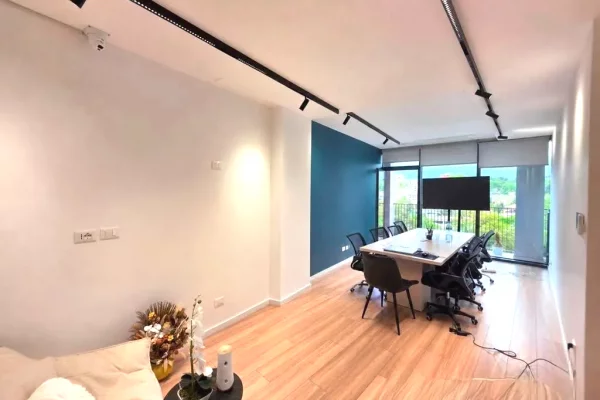 Business Property for Rent 3+1 in Tirana - 1,200 Euro