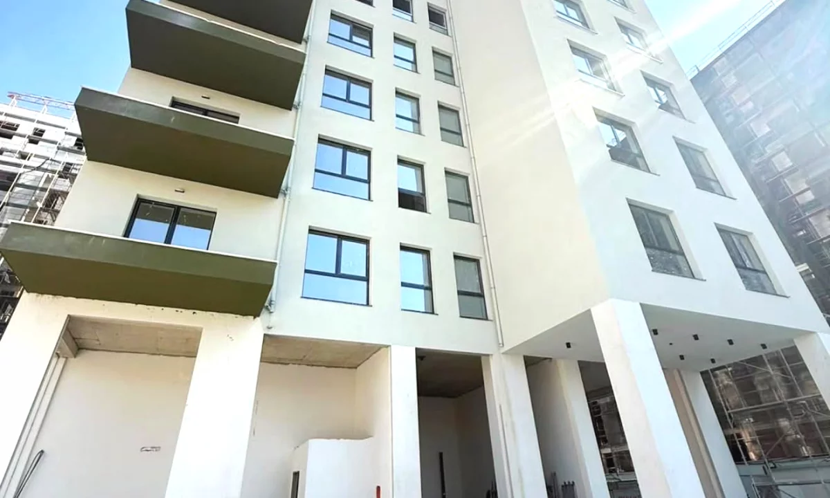 Shtepi ne shitje Apartament ne Tirane, 1+1, Mobilimi Bosh, pa mobiluar, Pagesa 140,000  Euro.