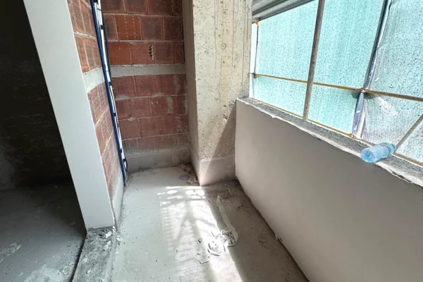 Shtepi ne shitje Apartament ne Tirane, 1+1, Mobilimi Bosh, pa mobiluar, Pagesa 1,000,000  Euro.