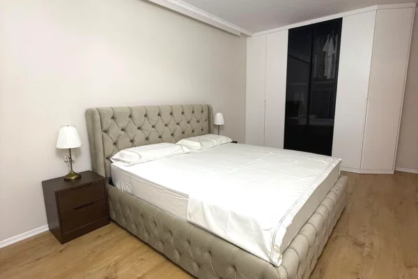 Shtepi ne shitje Apartament ne Tirane, 2+1, Mobilimi Bosh, pa mobiluar, Pagesa 320,000  Euro.