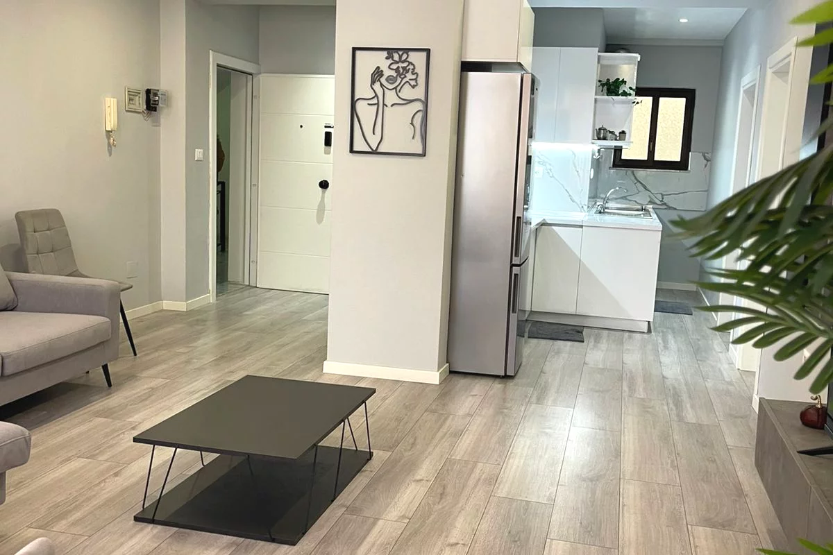 Shtepi ne shitje Apartament ne Tirane, 2+1, Mobilimi E mobiluar, Pagesa 250,000  Euro.