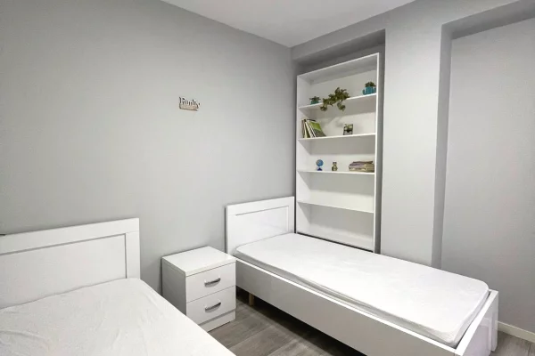 Shtepi ne shitje Apartament ne Tirane, 2+1, Mobilimi E mobiluar, Pagesa 250,000  Euro.