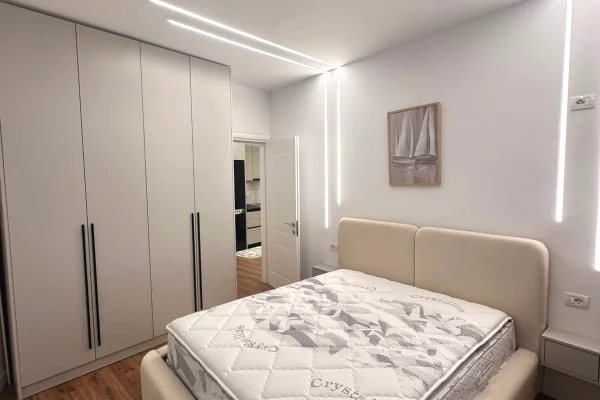 Shtepi ne shitje Apartament ne Tirane, 1+1, Mobilimi E mobiluar, Pagesa 125,000,000  Leke.