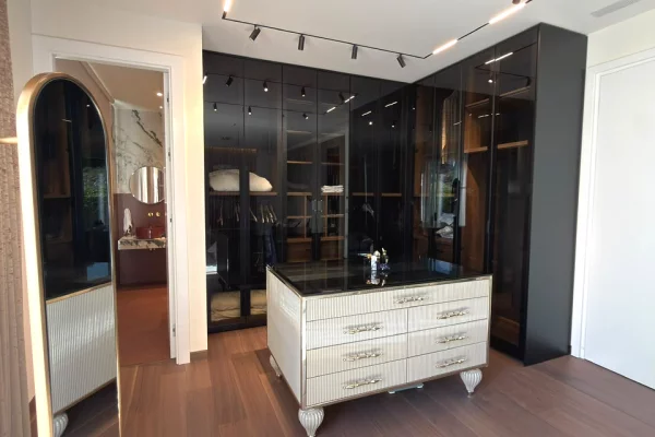 Shtepi ne shitje Apartament ne Tirane, 7+1, Mobilimi E mobiluar, Pagesa 2,000,000  Euro.