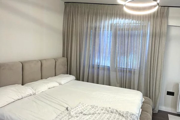 Shtepi ne shitje Apartament ne Tirane, 7+1, Mobilimi E mobiluar, Pagesa 2,000,000  Euro.