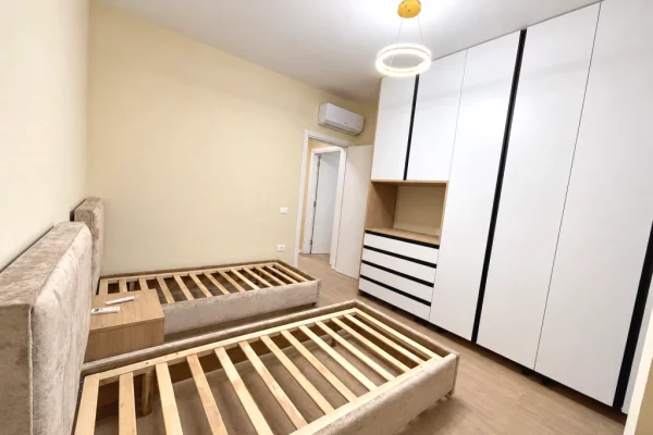 Shtepi me qera Apartament ne Tirane, 2+1, Mobilimi E mobiluar, Pagesa 1,200  Euro.