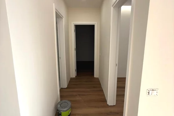 Shtepi ne shitje Apartament ne Tirane, 2+1, Mobilimi Bosh, pa mobiluar, Pagesa 355,000  Euro.