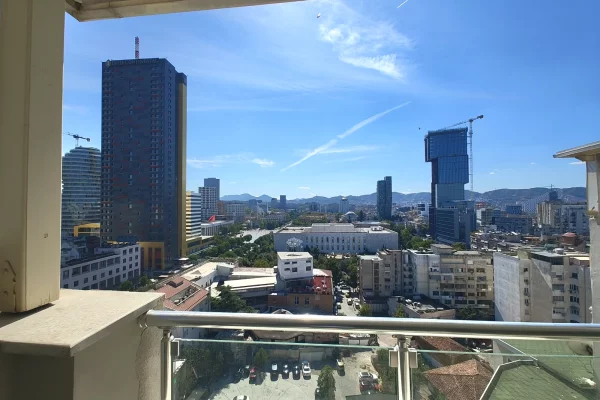 Shtepi ne shitje Apartament ne Tirane, 3+1, Mobilimi E mobiluar, Pagesa 630,000  Euro.