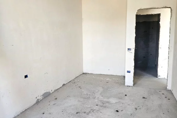Shtepi ne shitje Apartament ne Tirane, 1+1, Mobilimi Bosh, pa mobiluar, Pagesa 144,000  Euro.