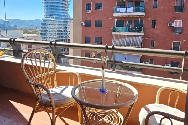 Shtepi ne shitje Apartament ne Tirane, 2+1, Mobilimi E mobiluar, Pagesa 330,000  Euro.