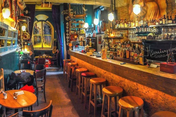 Njoftime Pune per KAMARIERE ne Tirane