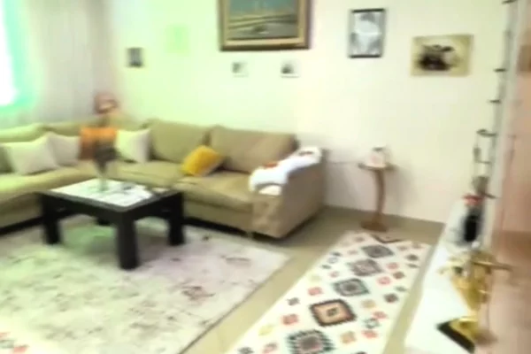 Appartamento in vendita a Tirana 2+1, SemiArredato