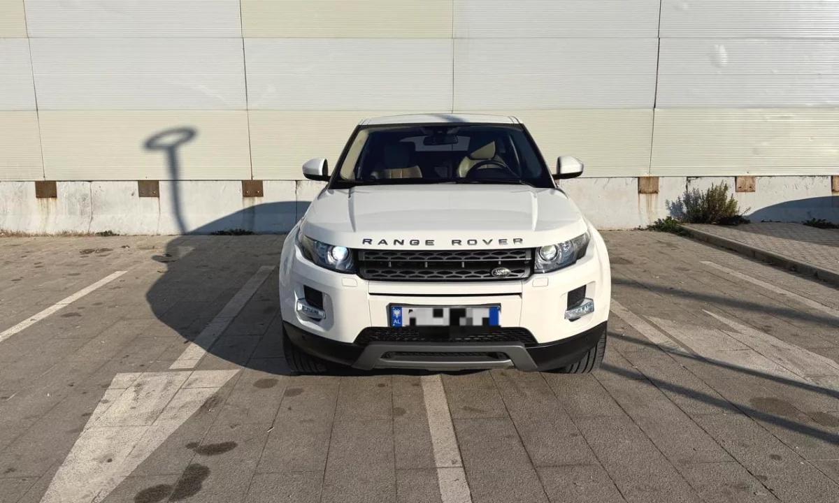 Makina ne shitje ne Tirane, Land Rover, 2015 Diesel,Kambio Automatik Pagesa 14,700  Euro.