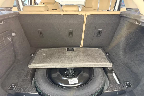 Makina ne shitje ne Tirane, Land Rover, 2015 Diesel,Kambio Automatik Pagesa 14,700  Euro.