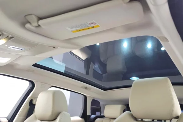 Makina ne shitje ne Tirane, Land Rover, 2015 Diesel,Kambio Automatik Pagesa 14,700  Euro.