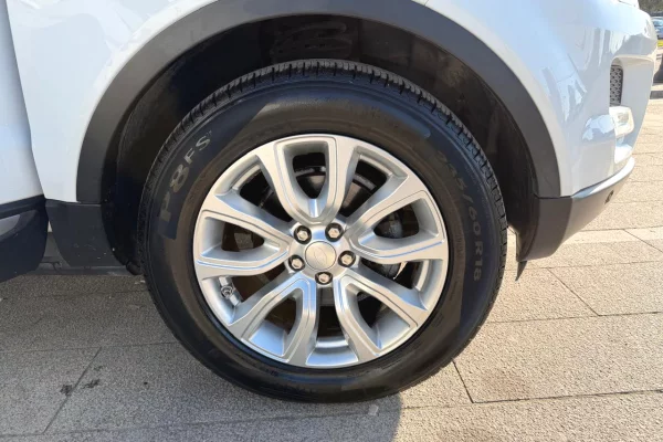 Makina ne shitje ne Tirane, Land Rover, 2015 Diesel,Kambio Automatik Pagesa 14,700  Euro.