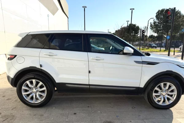 Makina ne shitje ne Tirane - 14,700 Euro