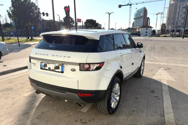 Makina ne shitje ne Tirane, Land Rover, 2015 Diesel,Kambio Automatik Pagesa 14,700  Euro.