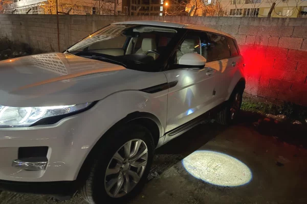 Makina ne shitje ne Tirane - 14,700 Euro