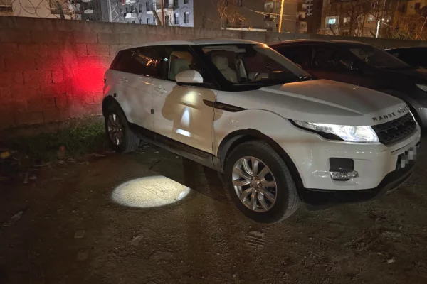 Makina ne shitje ne Tirane, Land Rover, 2015 Diesel,Kambio Automatik Pagesa 14,700  Euro.