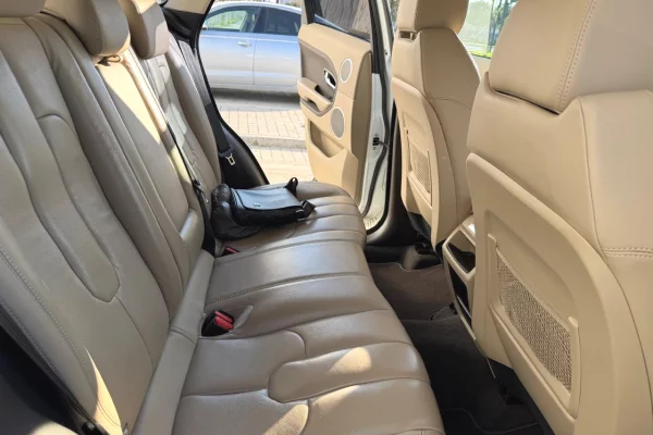 Makina ne shitje ne Tirane, Land Rover, 2015 Diesel,Kambio Automatik Pagesa 14,700  Euro.