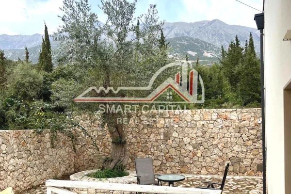 Shtepi ne shitje Vila Luksoze ne Himare, 4+1, Mobilimi E mobiluar, Pagesa 699,000  Euro.