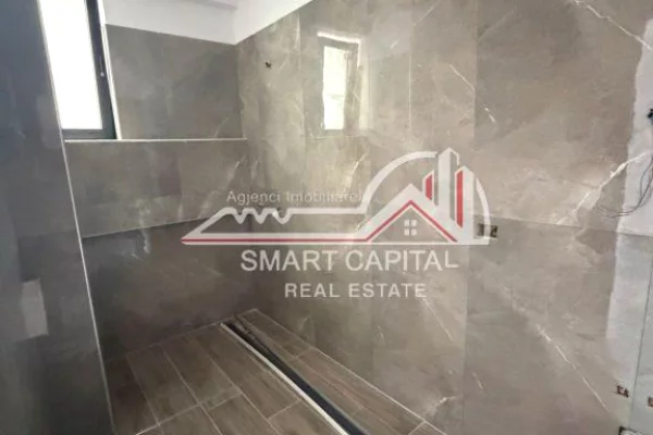 Shtepi ne shitje Apartament ne Vlore, 2+1, Mobilimi Bosh, pa mobiluar, Pagesa 350,000  Euro.