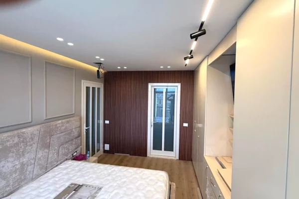 Appartamento in vendita a Tirana 2+1, Arredato