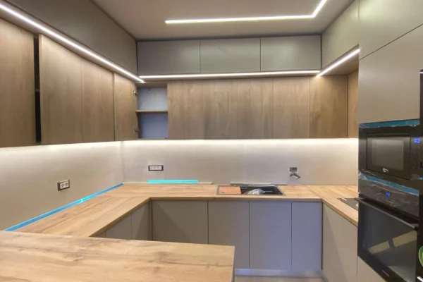 Appartamento in vendita a Tirana 2+1, Arredato